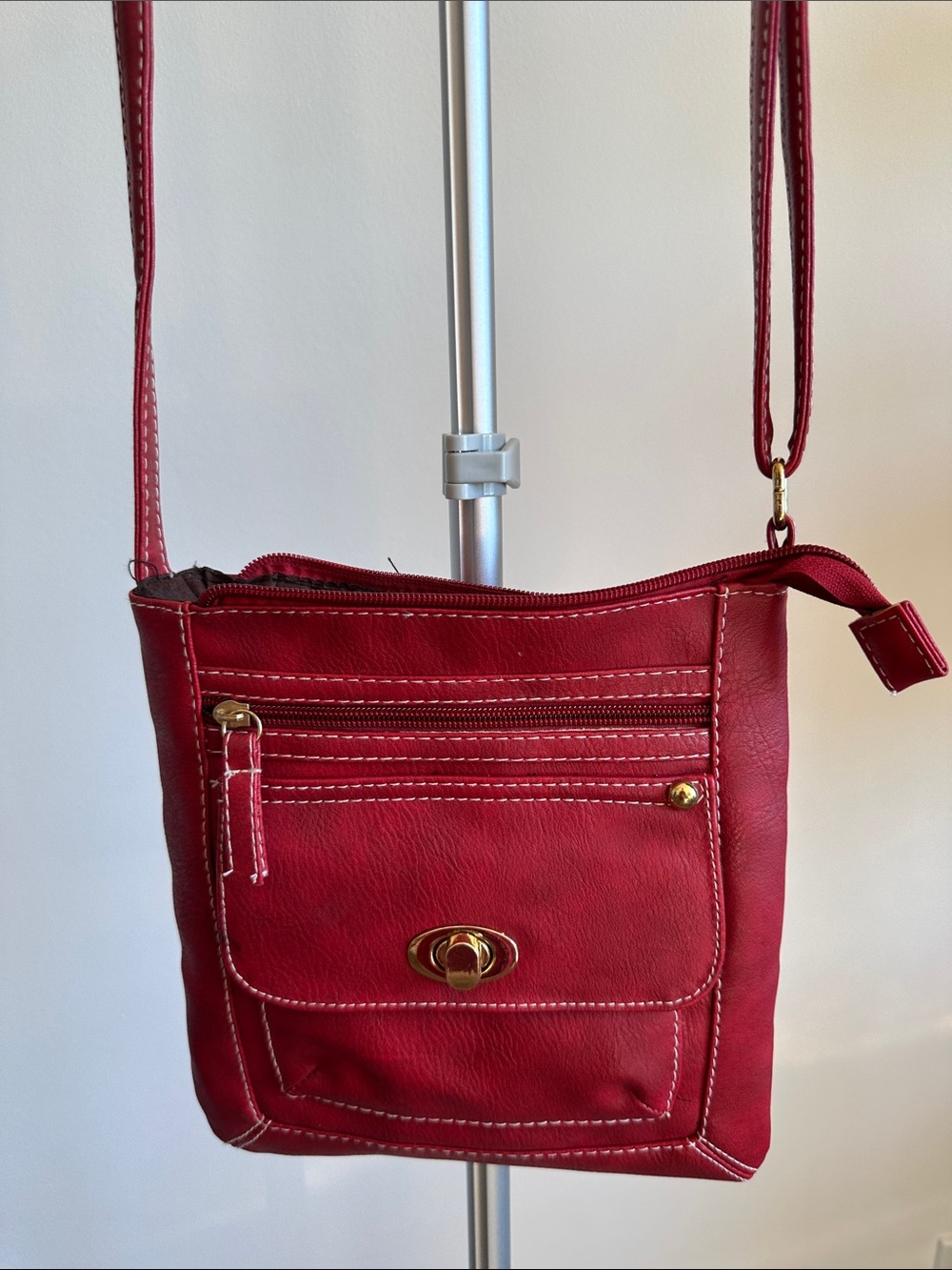 Red Women's Crossbody Bag - , Stylish Everyday Shoulder Bag
